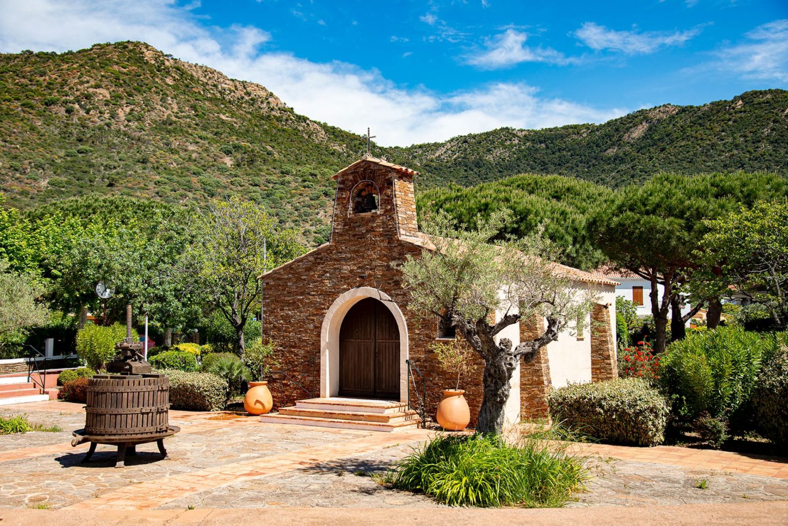Mass and mulled wine in the Saint-Clair chapel_Le Lavandou