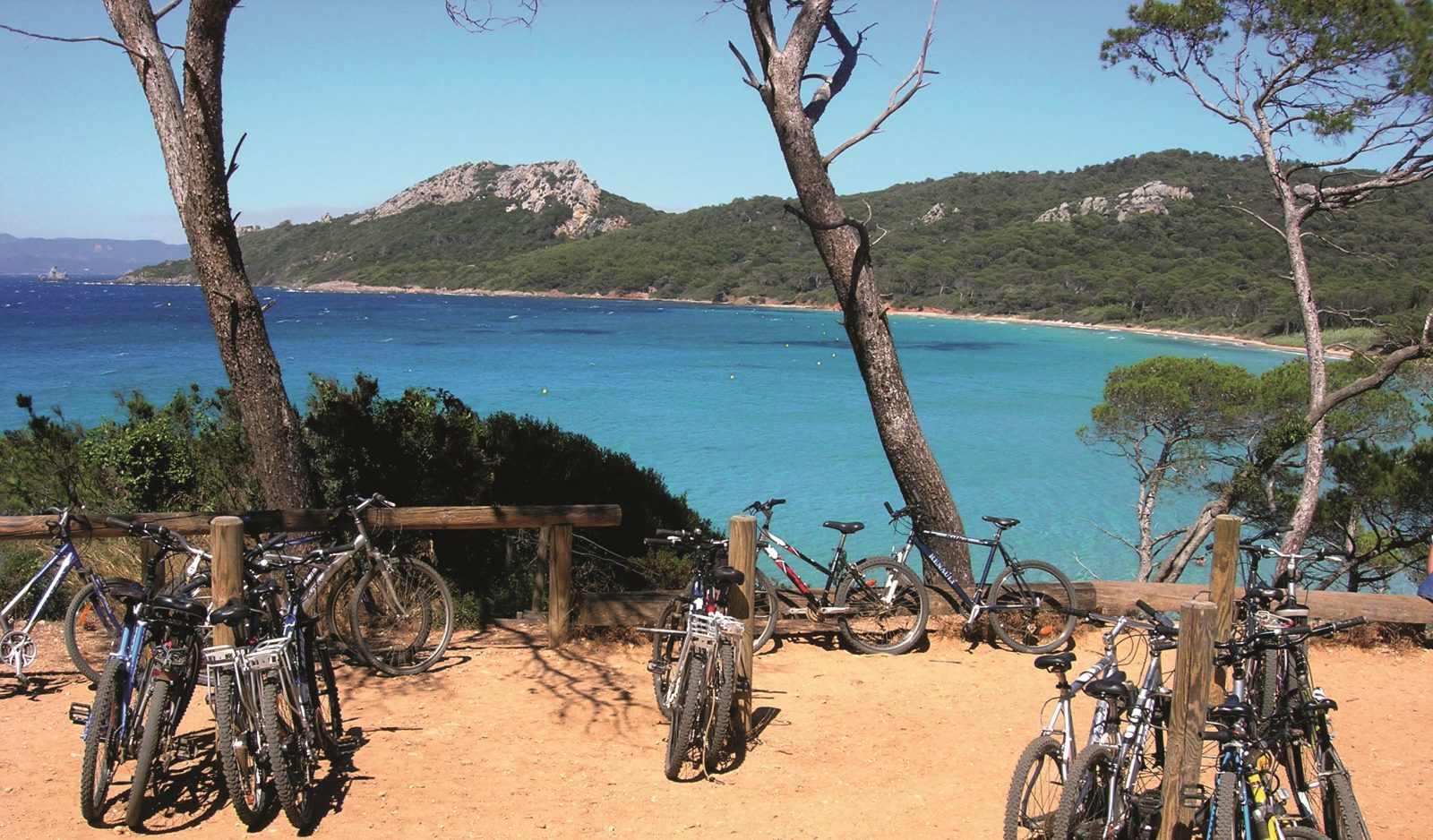 Day trip by bike in Porquerolles from the port of La Londe les Maures